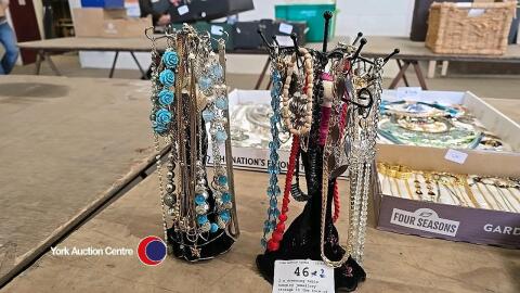 2 x dressing table hanging jewellery storage in the form of a lady