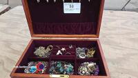 Wooden jewellery casket with contents - 2