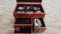 Wooden jewellery casket with contents - 3
