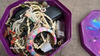 Box of costume jewellery - 3