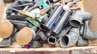 Quantity of vintage Action Man guns and accessories - 3