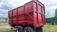 12T, 16ft silage trailer with up and over door, 6yr old, very good condition - 3