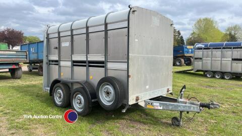 2005 Ifor Williams 10ft cattle trailer.