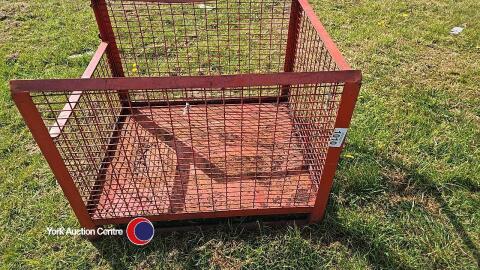 Steel mesh stackable cage