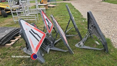 7 x miscellaneous road signs