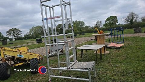 Podium aluminium platform on wheels