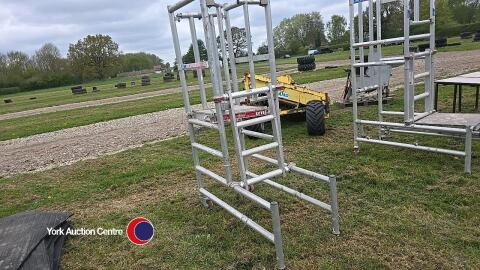 Podium aluminium platform on wheels