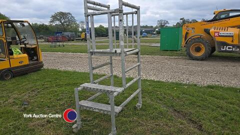 Aluminium scaffold tower