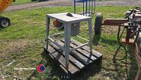 Saw bench