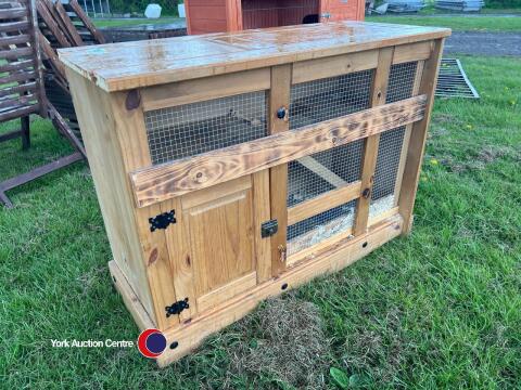 Rabbit hutch