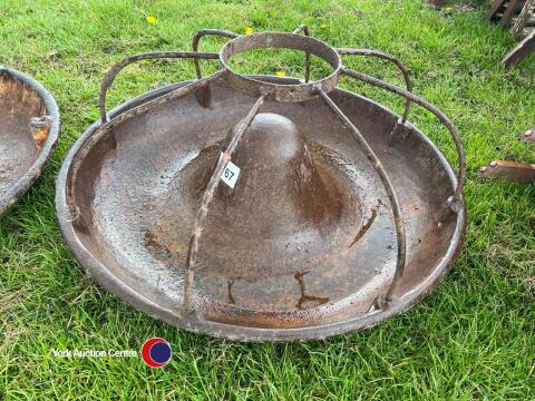Round cast iron pig feed trough
