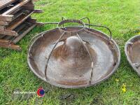Round cast iron pig feed trough - 3