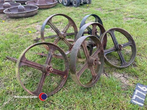 Cast iron hen hut wheels, 15in diameter