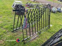 Pair of garden gates with fixings - 2