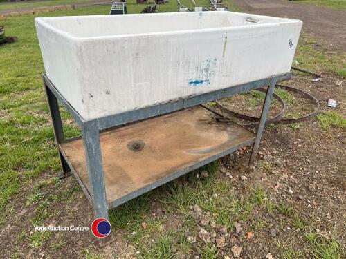 4ft x 2ft Belfast sink on stand
