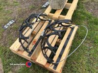 2 x horseshoe garden hayracks - 3