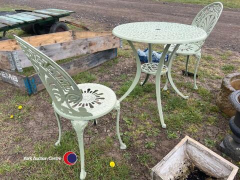 Cast iron table and chairs, gc