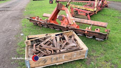 Kuhn 3002 3m power harrow, has full set of tines and levelling board but no packer roller, gwo
