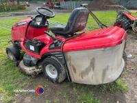 Honda 2620 ride-on mower. V twin. Hydrostatic. Twin blades. - 3