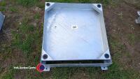 Recessed man hole tops
