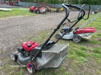 Honda Izy petrol rotary mower self propelled 18in cut c/w grass box, gwo - 3