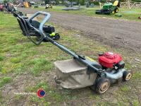 Honda Izy mower with box - 4