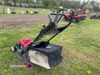 Honda HRX426 petrol lawnmower with rear roller - 4