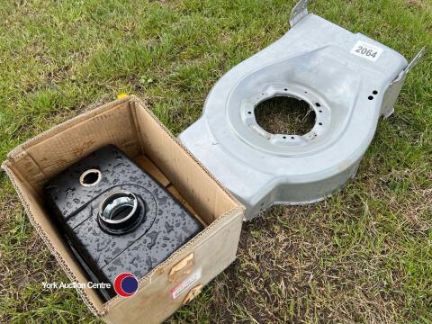 Honda mower deck and fuel tank