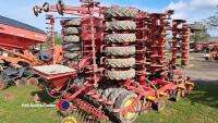 Vaderstad Rapid 600F System disc drill, rear auger tank filler, front frame wheels, 2002 - 3