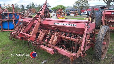 Massey Ferguson 30 4m drill
