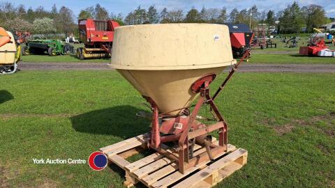 Vicon fertiliser spreader