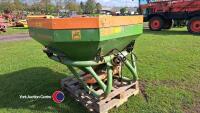 Amazone 900 fertiliser spreader