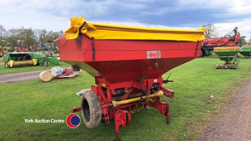 Bredal B2XL fertiliser spreader, 2002, 3500 kg, new feed belts, rear belt drive shaft and bearings, new set of vanes, 12m and 24m headland deflectors, calibration tube, operators manual, PTO shaft, gwo