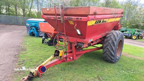 KRM Bredal trailed lime/fertiliser spreader