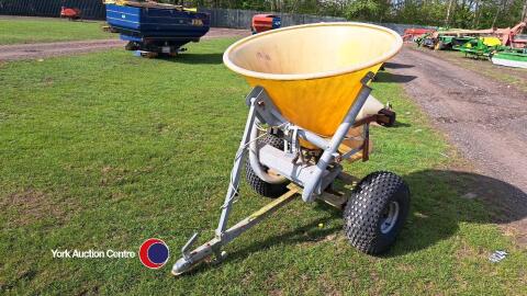 Fertiliser spinner for a quad