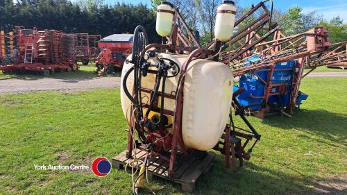 Hardi 850L crop sprayer