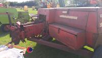 New Holland 370 square baler - 3