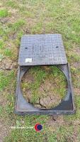 New cast iron manhole cover including frame