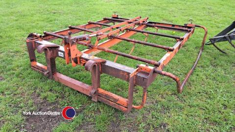 Browns flat 8 bale grab