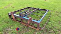 Chillington flat 8 bale grab