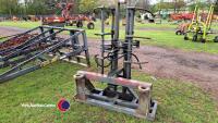 Round bale stacker - 2