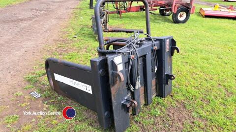 Cherry soft hands bale grab, suitable for round and square bales, Euro brackets, very good order