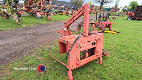 TKS bale strip bale handler / cutter