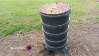 Manhole and lid