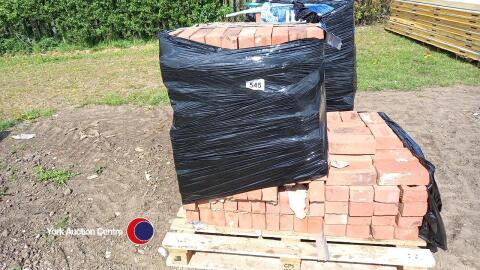 2 x pallets of Ibstock Ivanhoe Old Village bricks, 430 per pallet