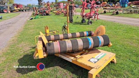 Round bale wrapper