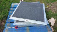 Manhole cover, 600mm x 460mm