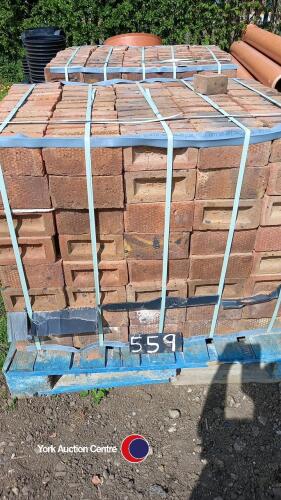 2 x pallets of Ash Antique Red bricks, 500 per pack, 1000 in total
