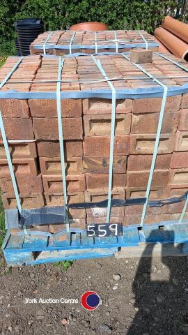 2 x pallets of Ash Antique Red bricks, 500 per pack, 1000 in total