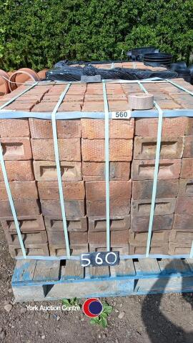 2 x pallets of Ash Antique Red bricks, 500 per pack, 1000 in total